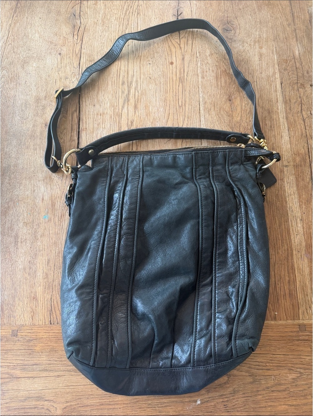 Badgley Mischka black leather shoulder bag